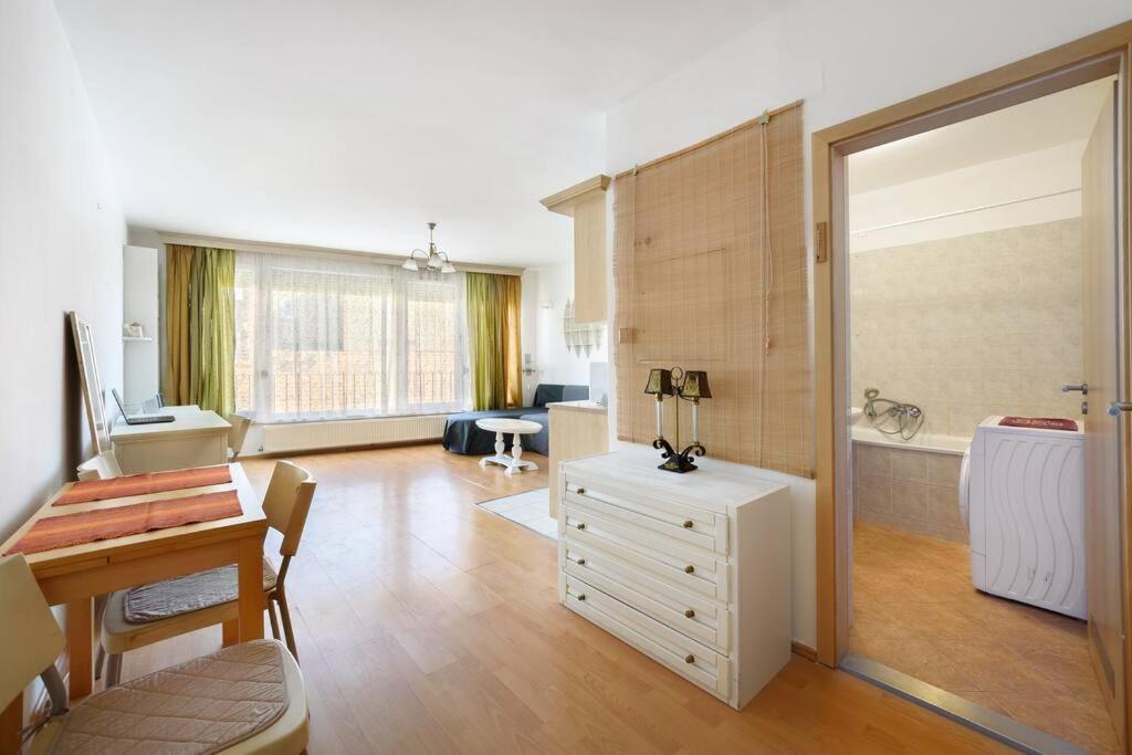 بودابست Lovely Apartment In City Centre For 4 Guests المظهر الخارجي الصورة