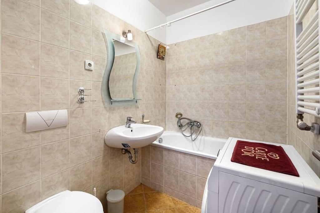 بودابست Lovely Apartment In City Centre For 4 Guests المظهر الخارجي الصورة