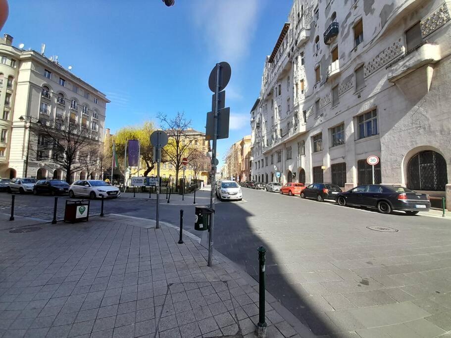 بودابست Lovely Apartment In City Centre For 4 Guests المظهر الخارجي الصورة