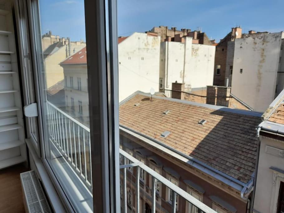 بودابست Lovely Apartment In City Centre For 4 Guests المظهر الخارجي الصورة